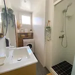 Гостевой дом Simple Avec Terrasse Privee - Proche Tram Et Centre - Cuisine Et Salle De Bain En Partage