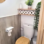Simple Avec Terrasse Privee - Proche Tram Et Centre - Cuisine Et Salle De Bain En Partage