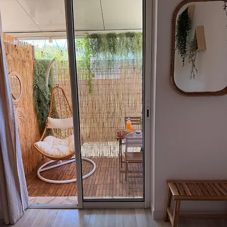 Pensjonat Simple Avec Terrasse Privee - Proche Tram Et Centre - Cuisine Et Salle De Bain En Partage 3*