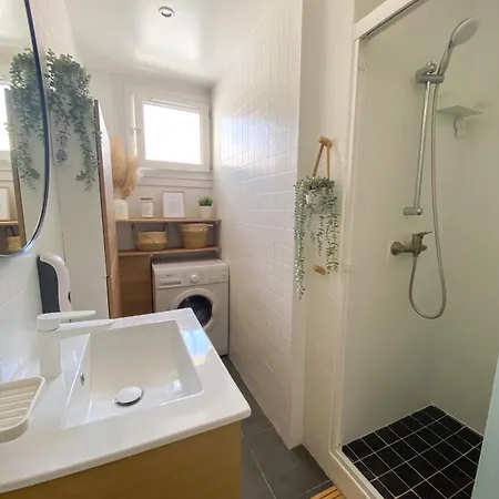 Pensjonat Simple Avec Terrasse Privee - Proche Tram Et Centre - Cuisine Et Salle De Bain En Partage