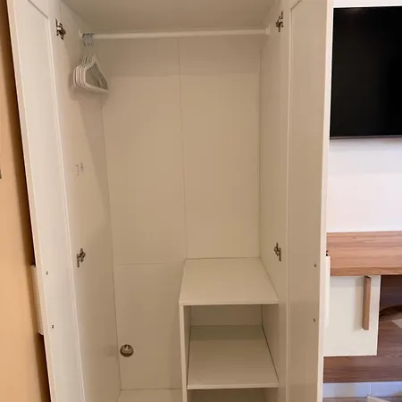 Simple Avec Terrasse Privee - Proche Tram Et Centre - Cuisine Et Salle De Bain En Partage Pensjonat 3*
